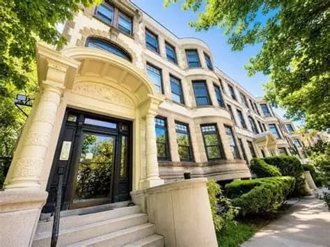 Explore the Washington Square neighborhood